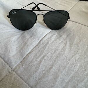 Ray-Ban Classic Black Aviator Shades